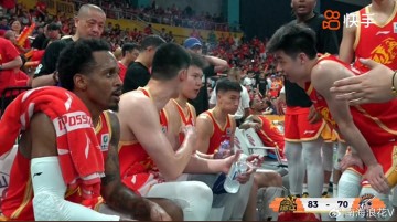 Kaiyun中国官网-G4出现名场面！王博亲自为他递水，楼明为他鼓掌：获胜的最大奇兵|林秉圣|孙铭徽|布朗|上海队|上海男篮_新浪体育_新浪新闻
